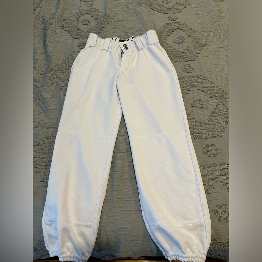 NWOT Demarini white women’s small softball pants.